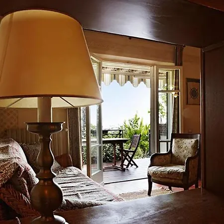Hotel apartamentowy La Carreccia 4*
